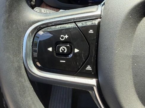 Used 2023 Volvo XC60 B5 Ultimate w/ Protection Package Premier FWD image 27