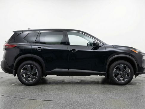 Used 2025 Nissan Rogue SV AWD/4WD image 11