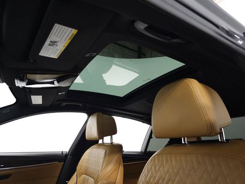 Used 2020 BMW M550i xDrive w/ Executive Package image 16