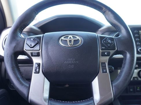 Used 2022 Toyota Tacoma SR5 RWD image 23