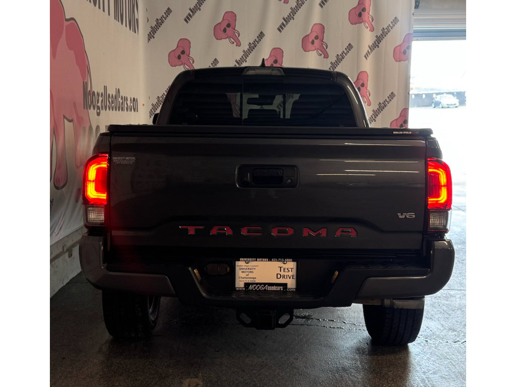 Used 2018 Toyota Tacoma TRD Sport RWD image 11