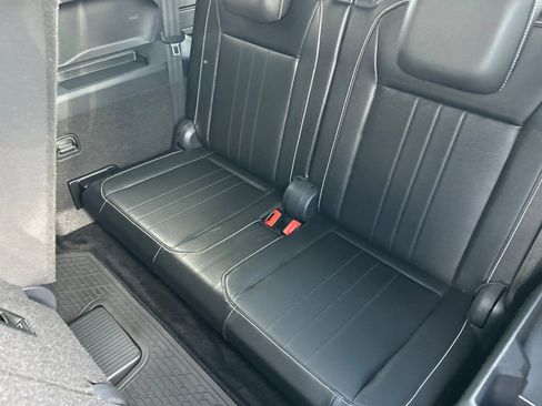 Certified 2024 Volkswagen Tiguan SE R-Line image 15