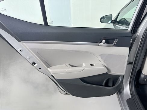 Used 2020 Hyundai Elantra SE w/ Cargo Package (C1) image 25