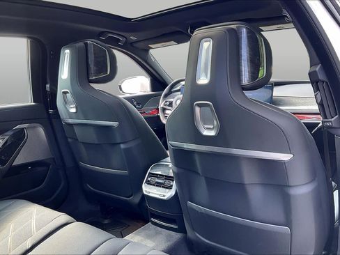 Used 2024 BMW i7 eDrive50 RWD image 20