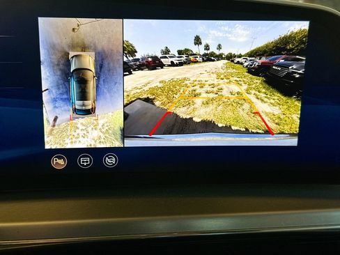 Used 2024 Cadillac Lyriq Luxury RWD image 15