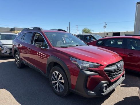 Used 2025 Subaru Outback Premium image 2