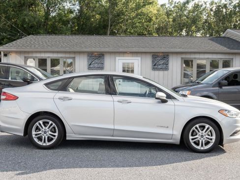 Used 2018 Ford Fusion S FWD image 11