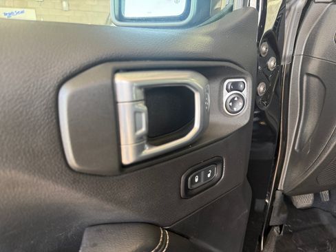 Used 2021 Jeep Gladiator Overland w/ Popular Equipment Package AWD/4WD image 14