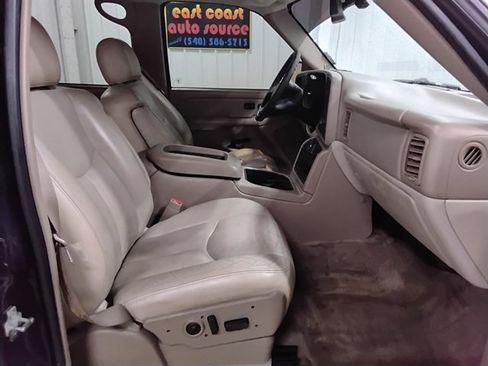 Used 2004 Chevrolet Suburban Z71 w/ Preferred Equipment Group AWD/4WD image 14