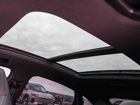 Used 2023 Audi e-tron S Prestige w/ Prestige Package image 35