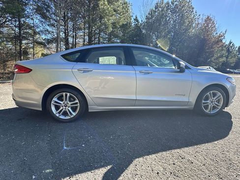 Used 2018 Ford Fusion S image 9