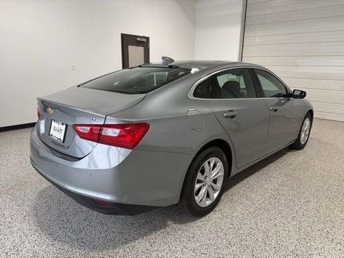 Used 2024 Chevrolet Malibu LT FWD image 3
