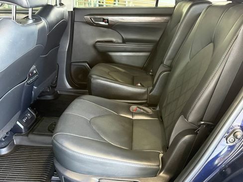 Used 2022 Toyota Highlander Platinum AWD/4WD image 34