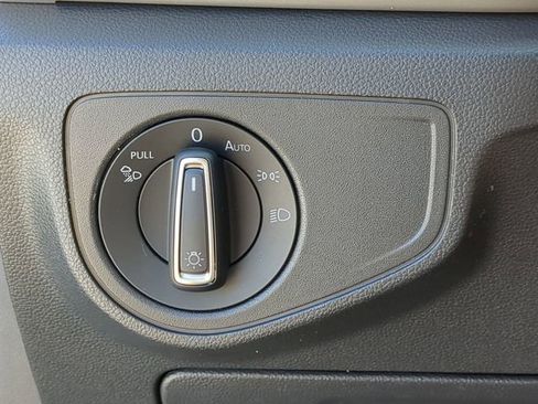 Certified 2023 Volkswagen Atlas SE image 28