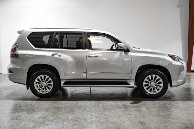 Used 2017 Lexus GX 460 Premium w/ Premium Package AWD/4WD image 9