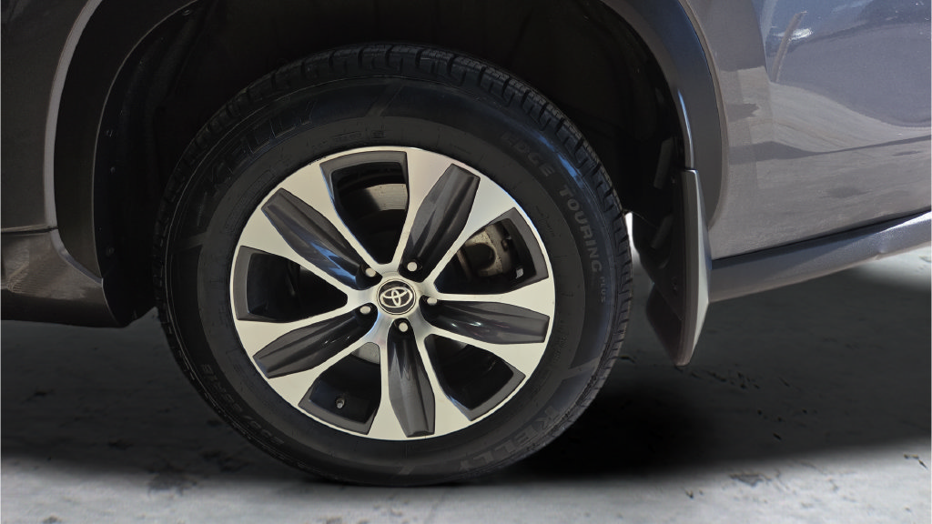 Certified 2020 Toyota Highlander XLE AWD/4WD image 38
