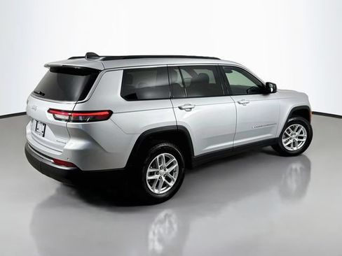 Used 2024 Jeep Grand Cherokee L Laredo w/ Trailer Tow Package AWD/4WD image 7