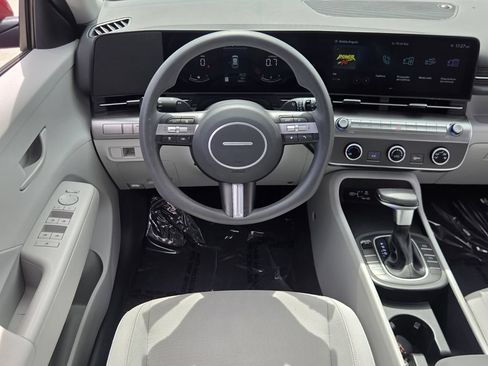 Used 2026 Hyundai Kona SE FWD image 13