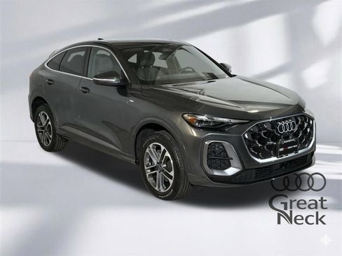 Certified 2025 Audi Q5 Premium w/ Convenience Package image 12