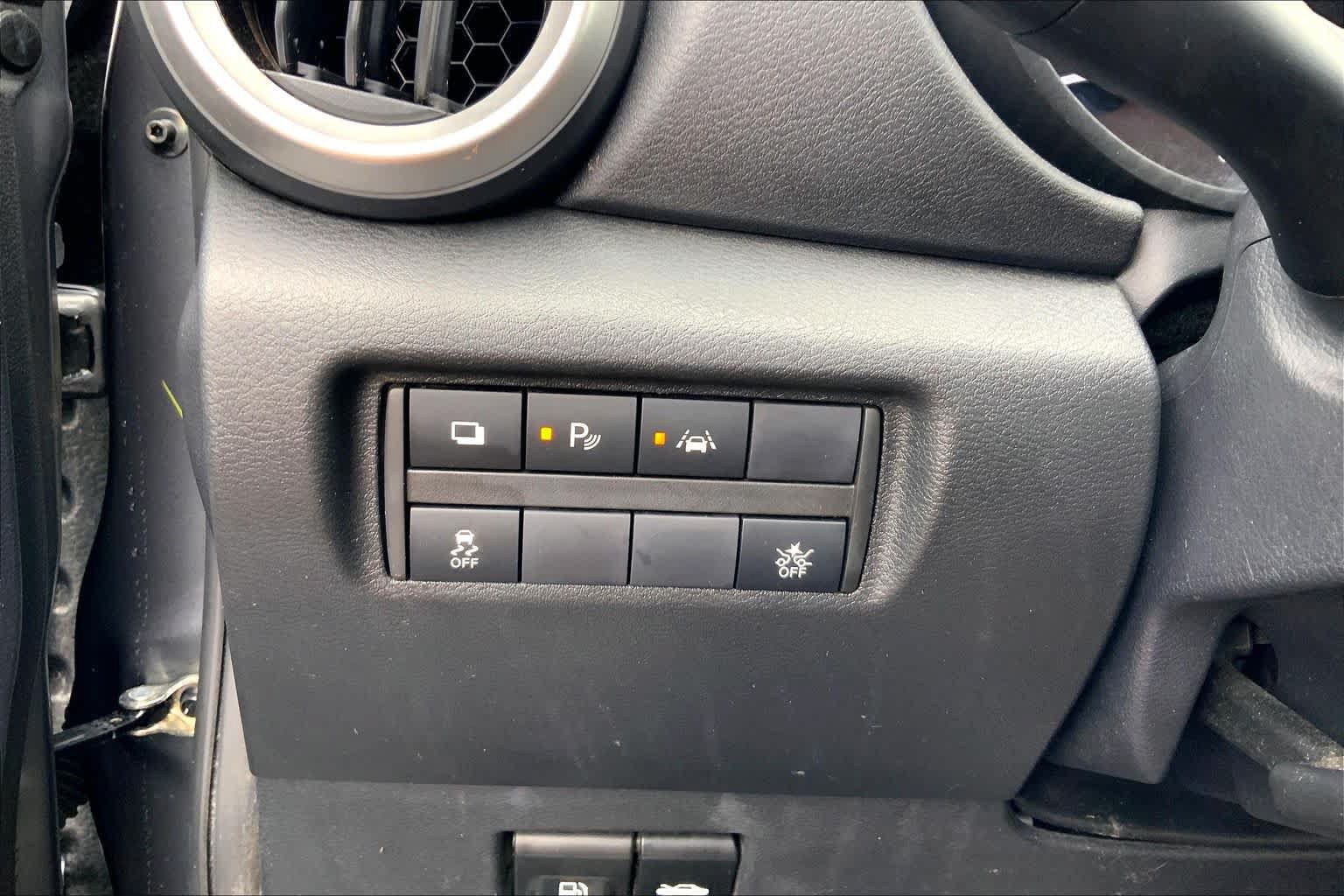 Used 2021 Nissan Versa S FWD image 35