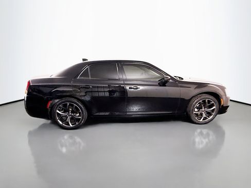Used 2022 Chrysler 300 Touring w/ Sport Appearance Package RWD image 11