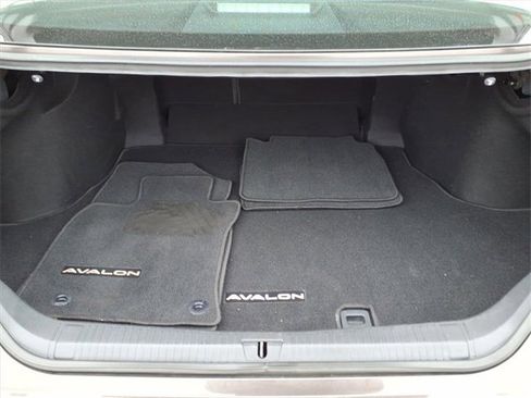 Certified 2019 Toyota Avalon XSE image 8