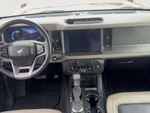 Used 2024 Ford Bronco Wildtrak image 13