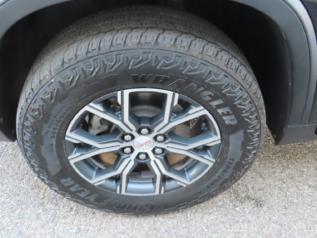 Used 2025 GMC Acadia AT4 AWD/4WD image 16