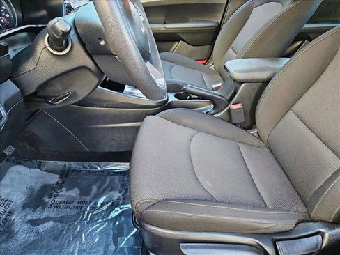 Used 2023 Kia Forte LXS w/ LXS Technology Package image 14