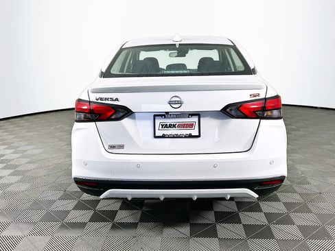 New 2025 Nissan Versa SR w/ Trunk Package image 9