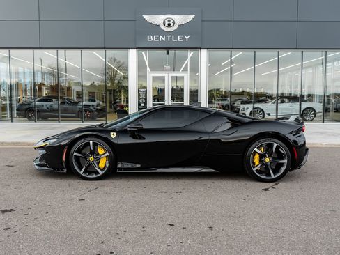 Used 2021 Ferrari SF90 Stradale image 5