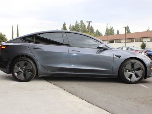 Used 2023 Tesla Model 3 Standard Range image 9