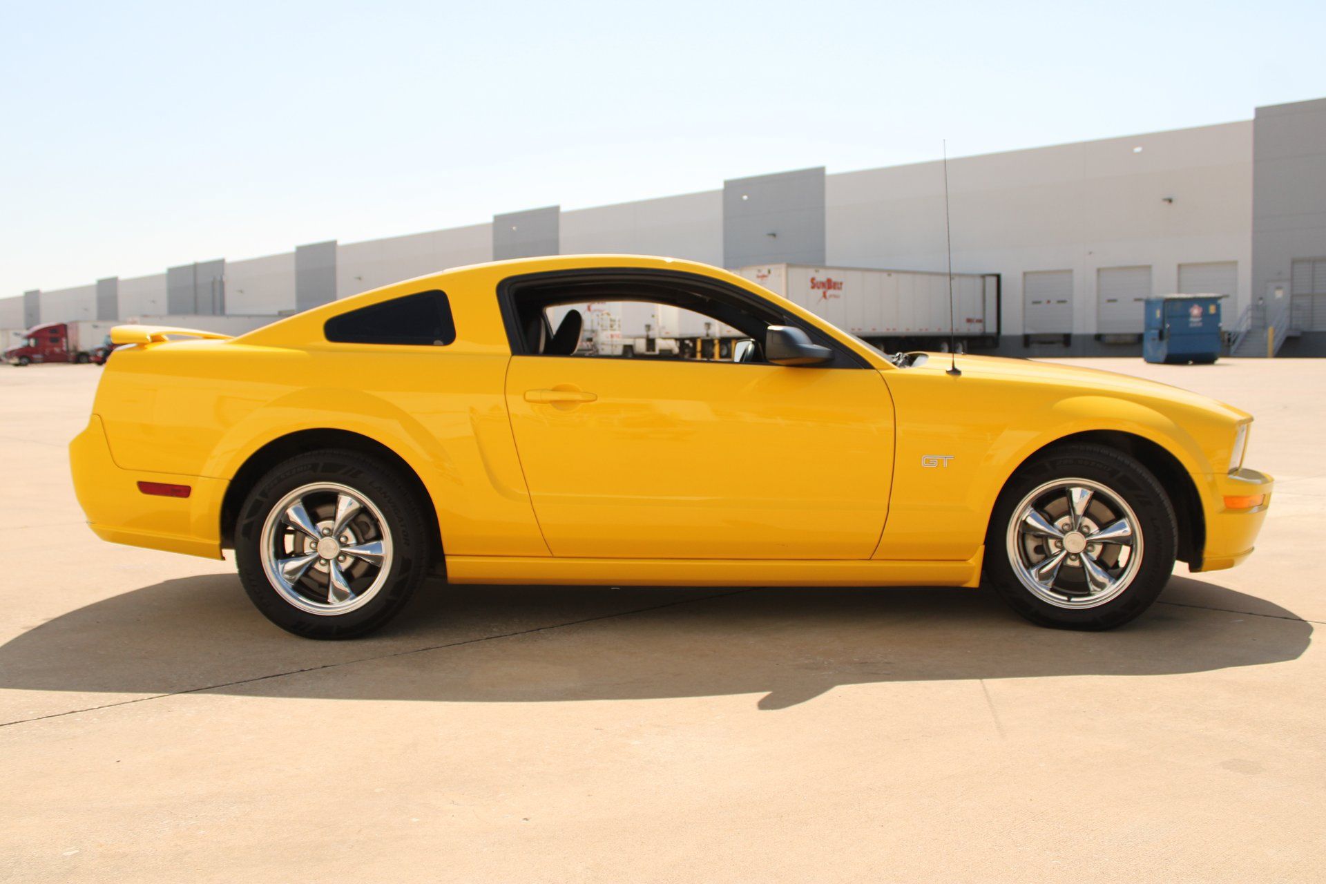 Used 2005 Ford Mustang GT RWD image 25