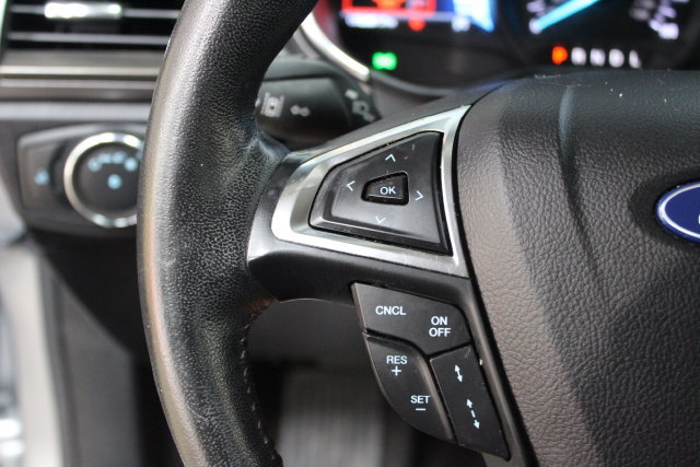 Used 2020 Ford Fusion SEL FWD image 16