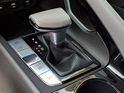 Certified 2025 Hyundai Elantra SEL image 24