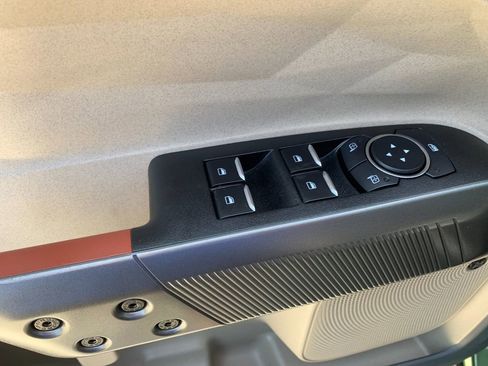 Used 2025 Ford Maverick Lariat image 13