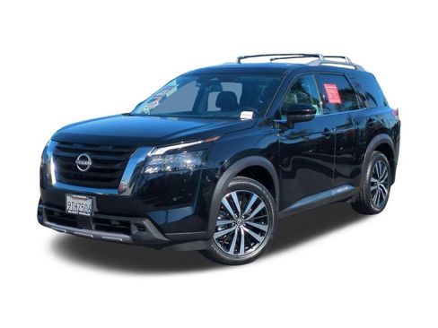 Certified 2025 Nissan Pathfinder Platinum FWD image 1