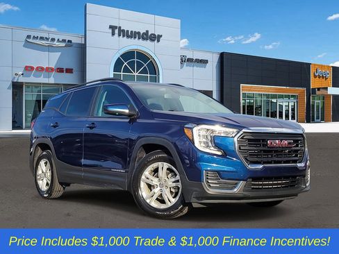 Used 2022 GMC Terrain SLE w/ Driver Convenience Package image 1