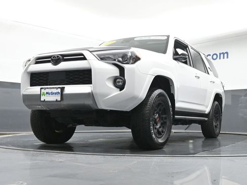 Used 2023 Toyota 4Runner TRD Off-Road Premium image 6