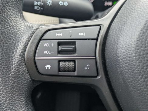 Certified 2026 Honda HR-V LX image 30