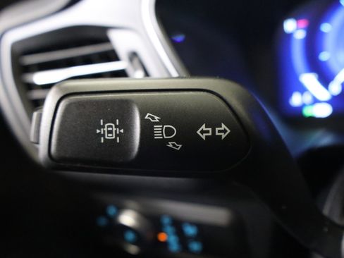 Used 2021 Ford Escape Titanium image 31