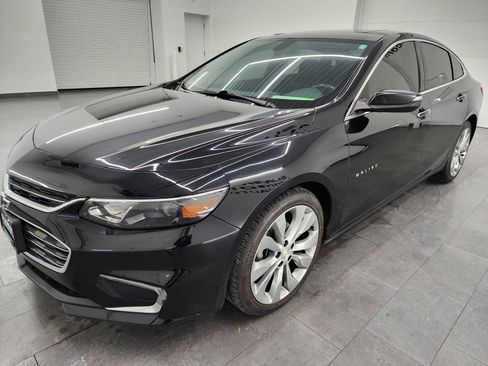 Used 2017 Chevrolet Malibu Premier w/ Premier Sun and Wheel Package image 7