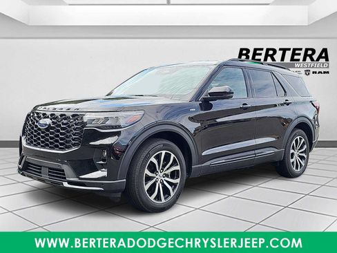 Used 2026 Ford Explorer ST-Line AWD/4WD image 3