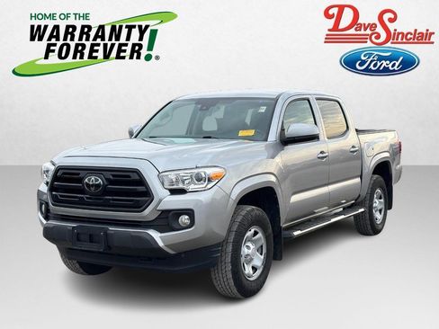 Used 2018 Toyota Tacoma SR image 1