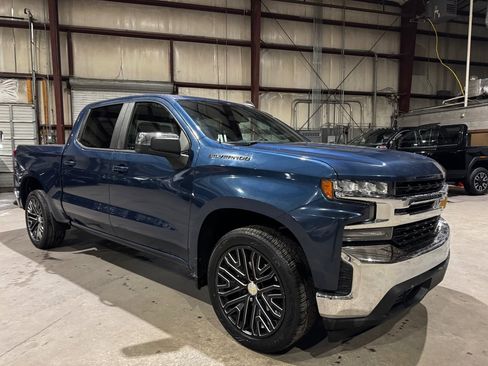 Used 2019 Chevrolet Silverado 1500 LT w/ All-Star Edition image 2