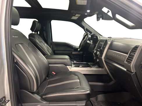 Used 2019 Ford F250 Platinum w/ Platinum Ultimate Package AWD/4WD image 22