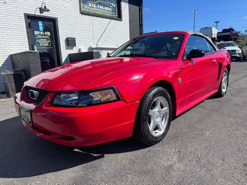 Used 2004 Ford Mustang Convertible RWD image 11