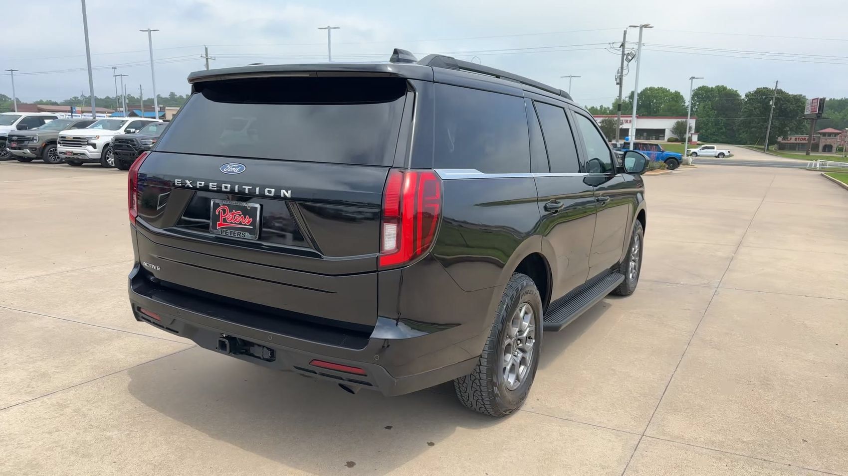 Used 2025 Ford Expedition Active AWD/4WD image 8
