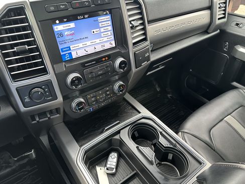 Used 2019 Ford F250 Platinum w/ Platinum Ultimate Package AWD/4WD image 18