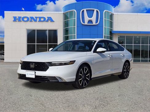 New 2025 Honda Accord Touring image 7